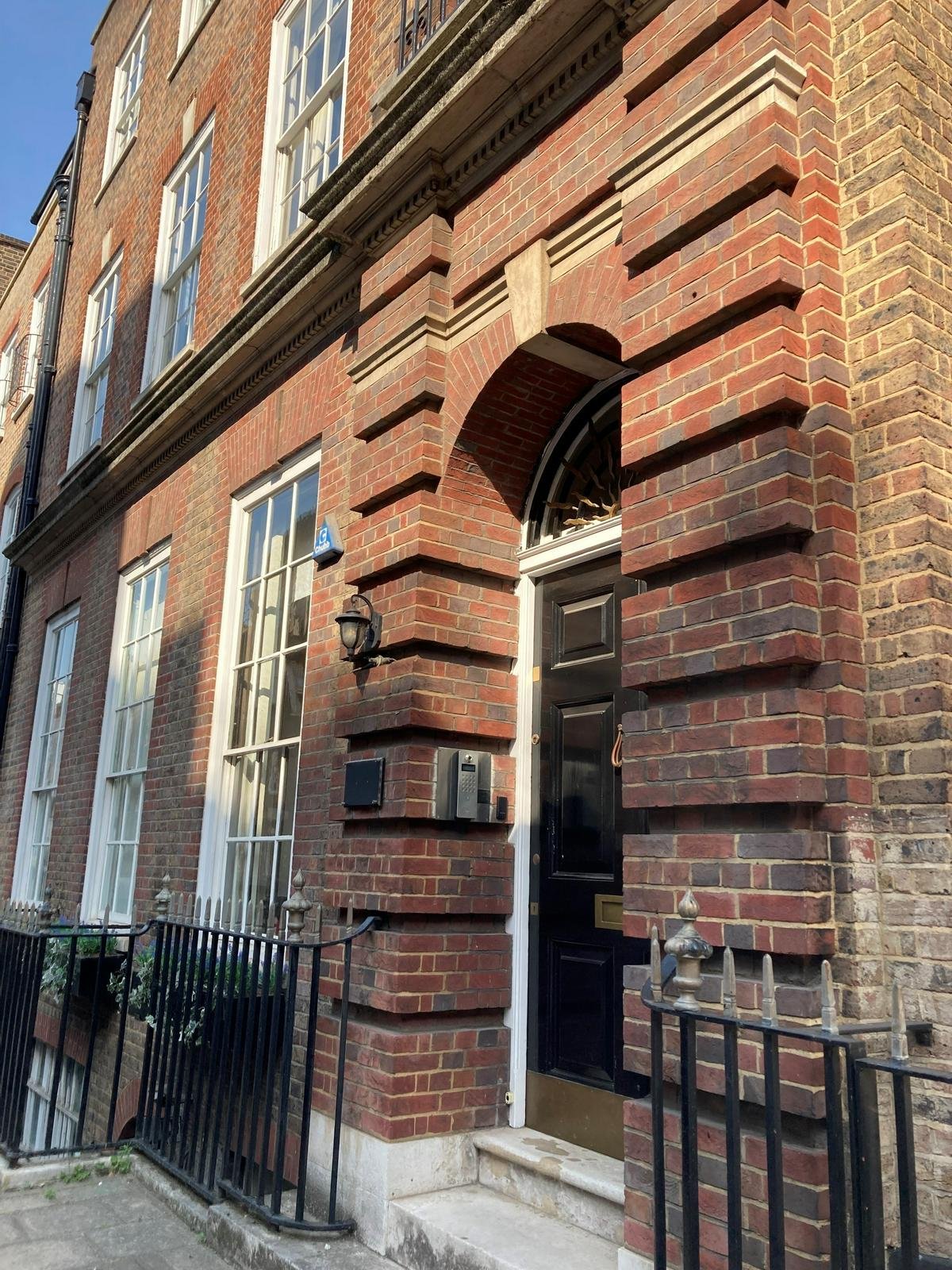 2 Catherine Place